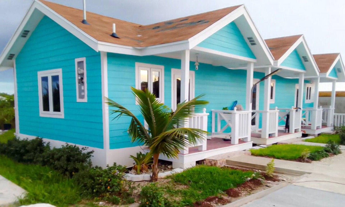 Rolleville Cottage | 1-2 MINUTES AWAY FROM THE BEACH