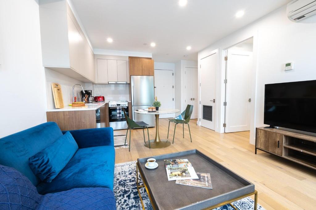 Greenpoint House | 149BK-302 New Construction 1BR WD in unit Balcony