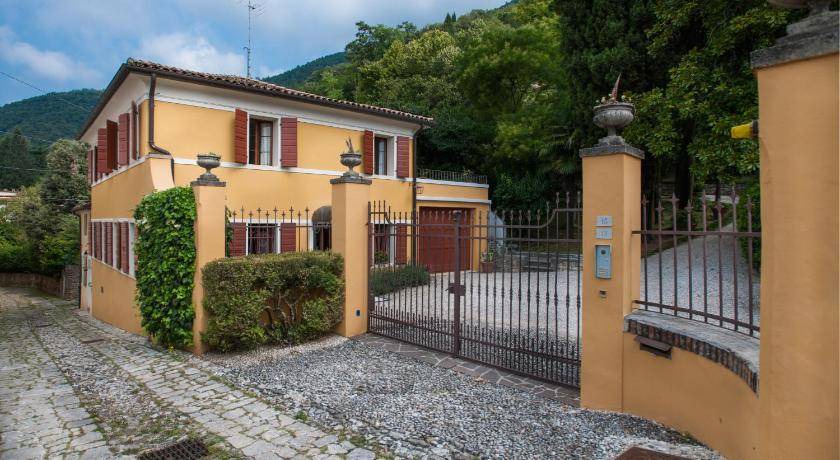 Valdobbiadene House | 160 m² House ∙ 3 bedrooms ∙ 8 guests
