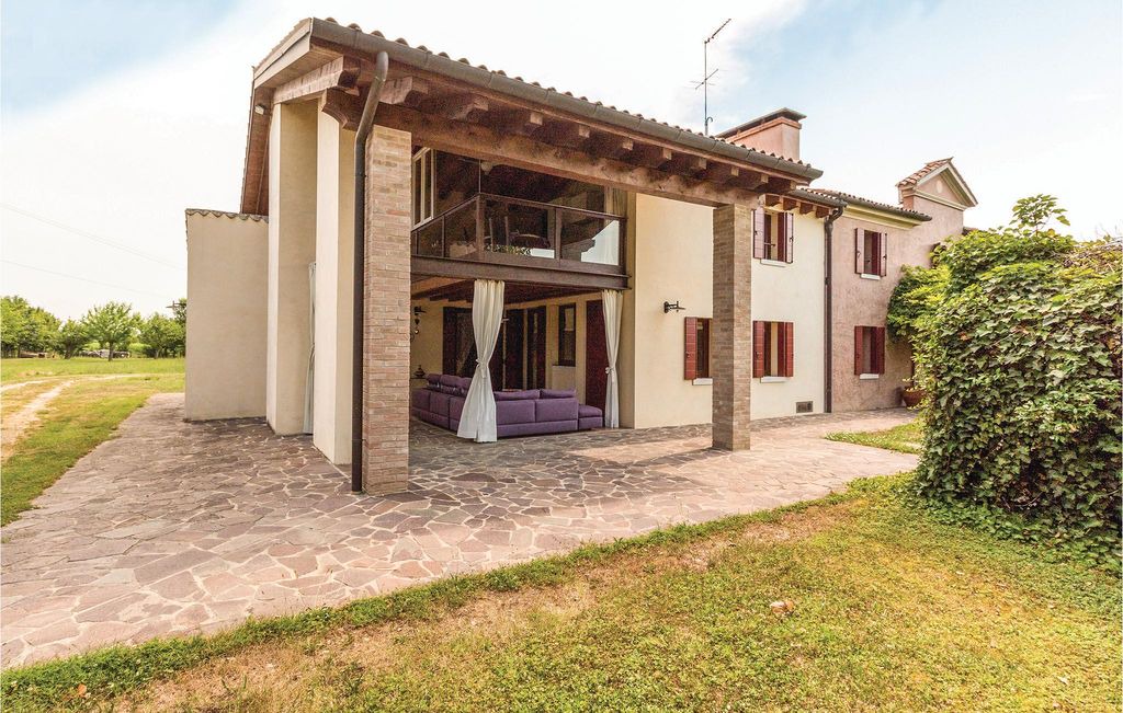 Silea Apartment | 2 bedroom accommodation in Silea -TV-