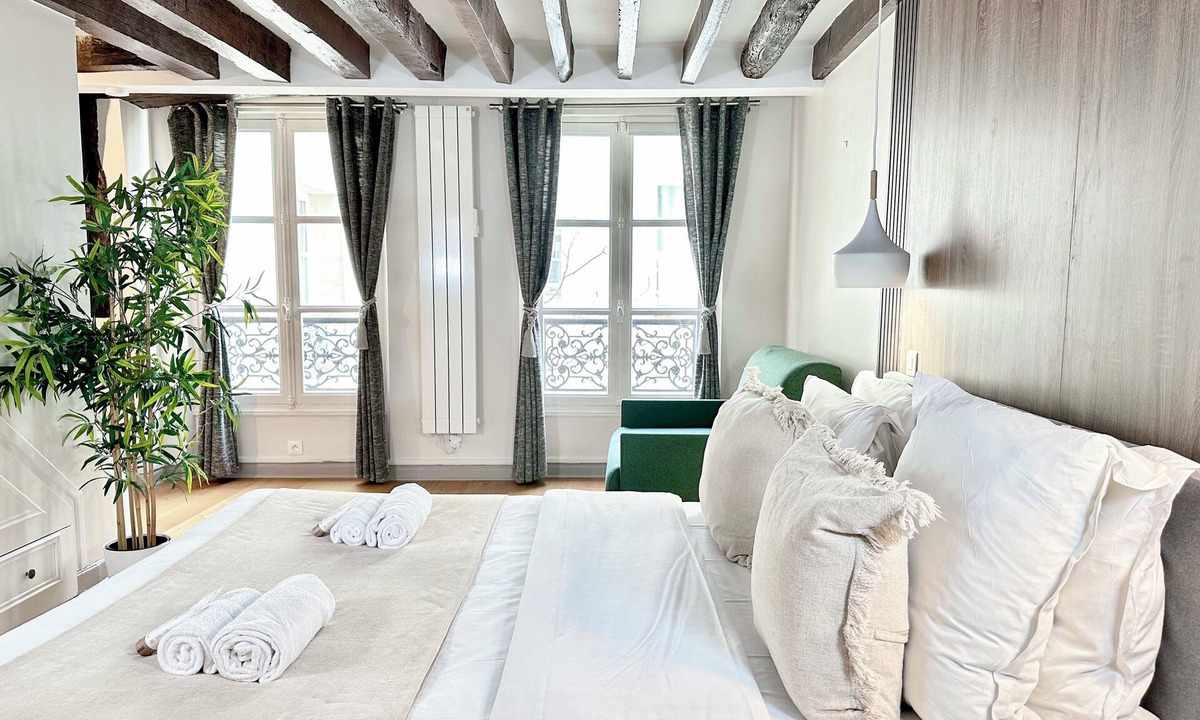 6th Arrondissement Apartment | 2066 Princesse