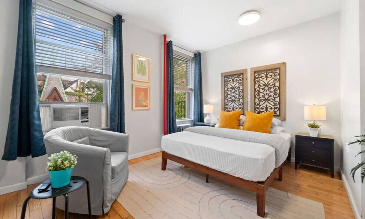 Midtown West Apartment | 2BR In Times Square Near Restaurants
