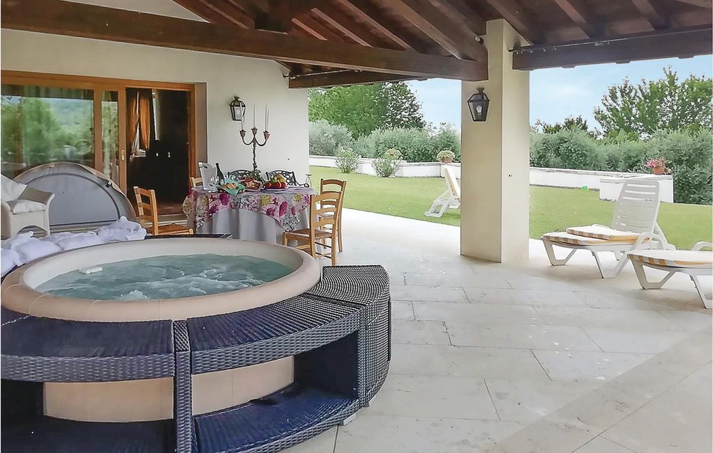 Tarzo House | 3 bedroom accommodation in Corbanese