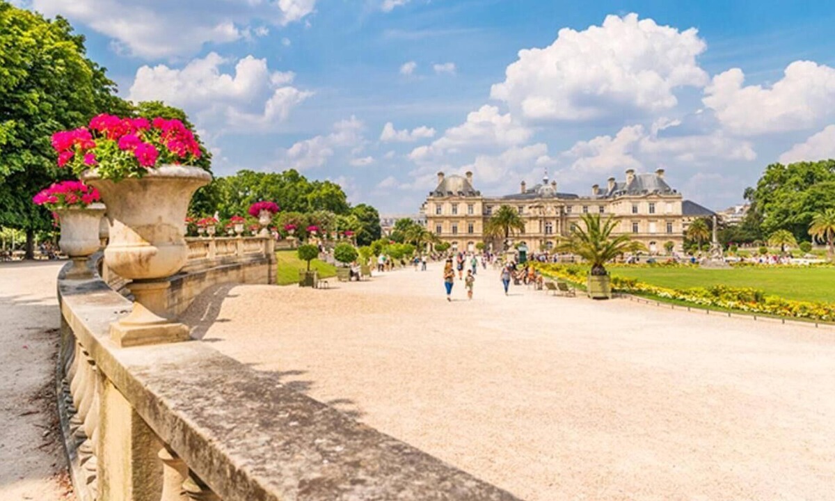 Montparnasse Apartment | 3 BEDROOM BRIGHT & CHEERFUL PARISIAN VACATION RENTAL