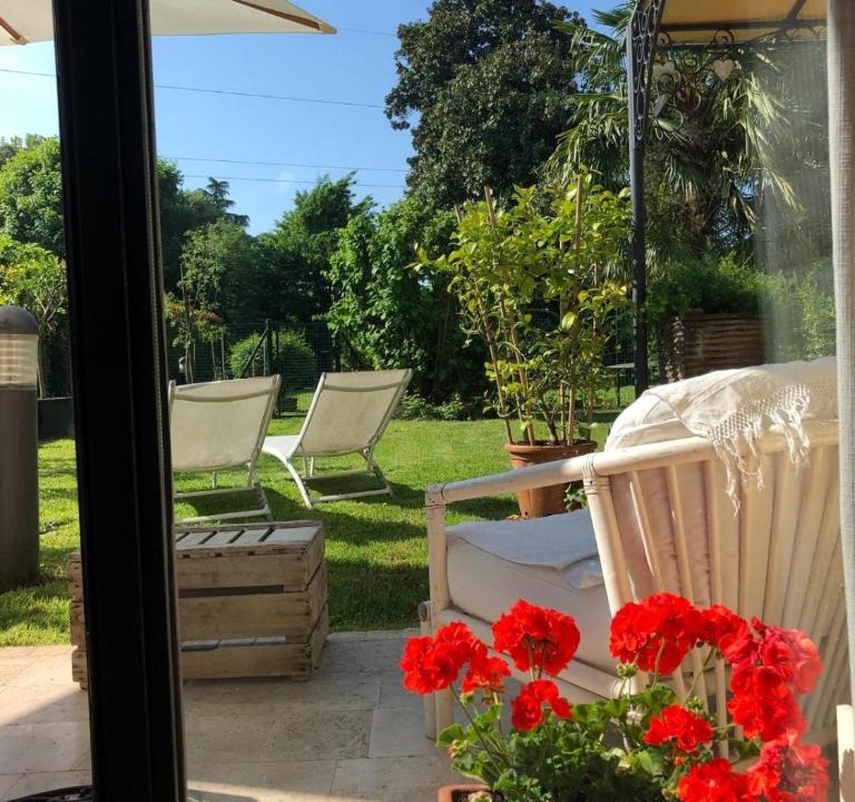 Pagnano Apartment | 3 bedrooms villa with garden in a residential setting