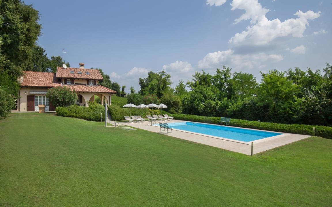 Lazise Villa | 300 m² Villa ∙ 3 bedrooms ∙ 7 guests
