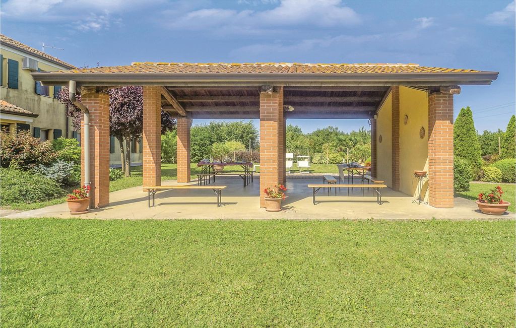 Ariano nel Polesine House | 4 bedroom accommodation in Ariano nel Polesine Ro
