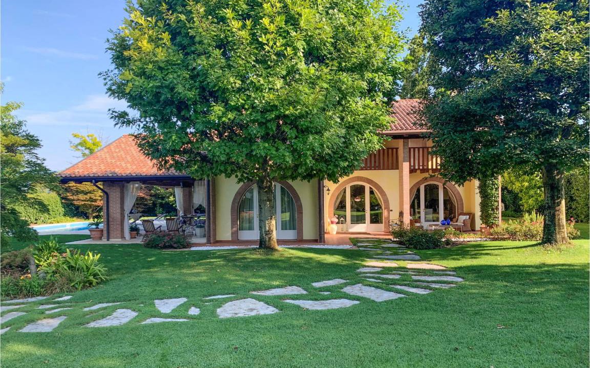 Vedelago House | 441 m² House ∙ 4 bedrooms ∙ 8 guests