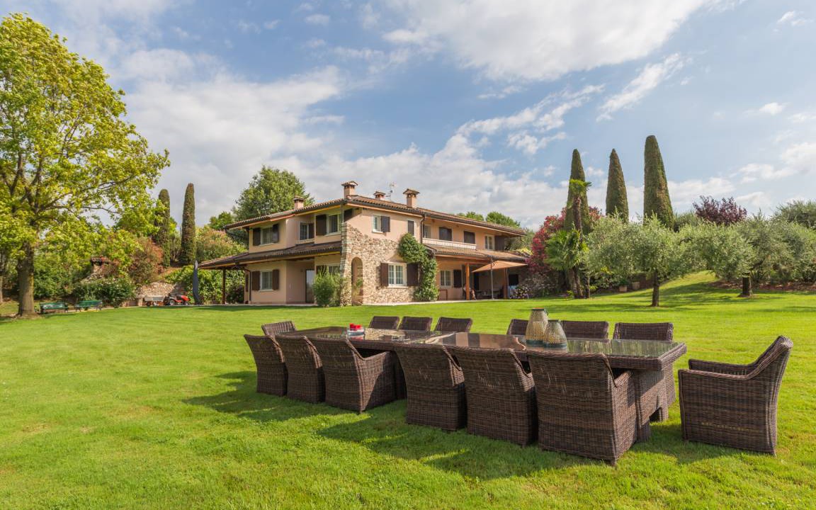Montioni Villa | 500 m² Villa ∙ 9 bedrooms ∙ 20 guests