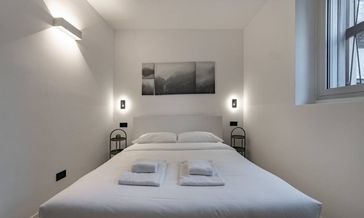 Porta Garibaldi Apartment | 9 min. Walk from Porta Nuova, Design and Elegance