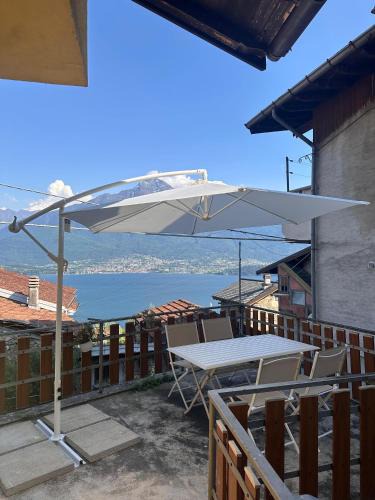 Vercana Apartment | A Window on Lake Como - Cozy House with View
