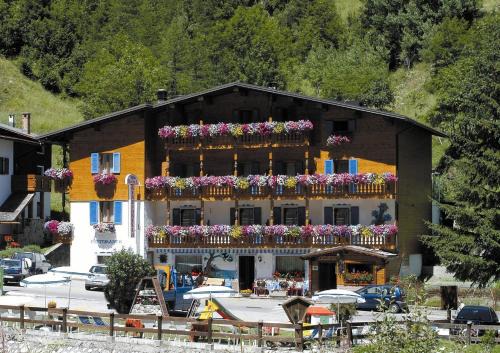 Rocca Pietore Hotel | Albergo Genzianella