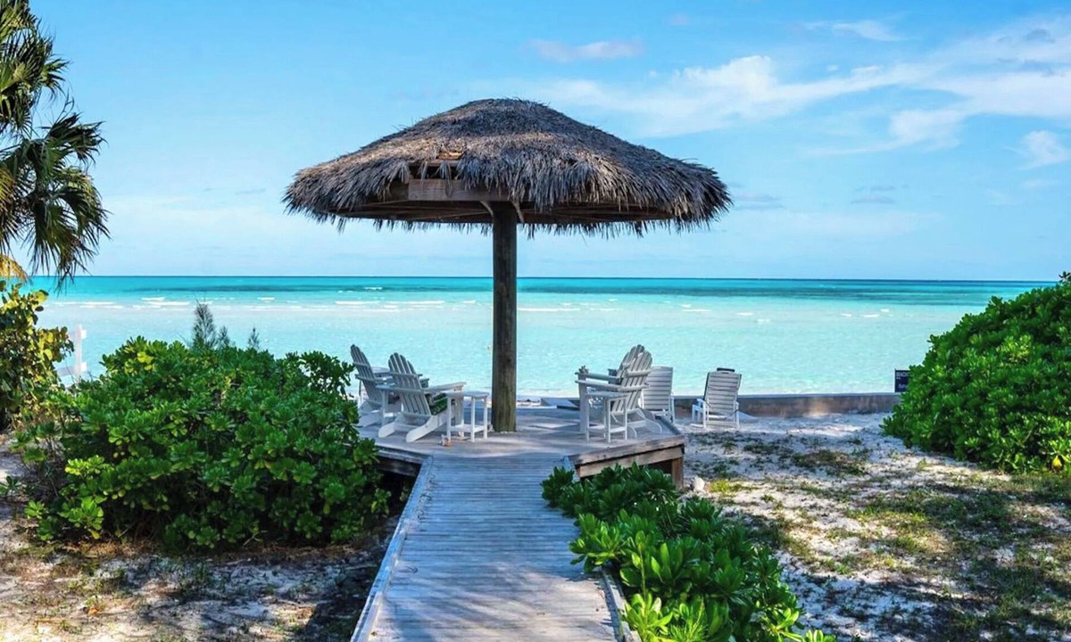 Spanish Wells House | Amberjack House - 3 Bedroom House On The Beach!