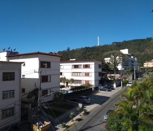 Teresopolis Apartment | Apartamento próximo a avenida, localizado no 3 pavimento em prédio sem elevador, não cobramos taxa extra