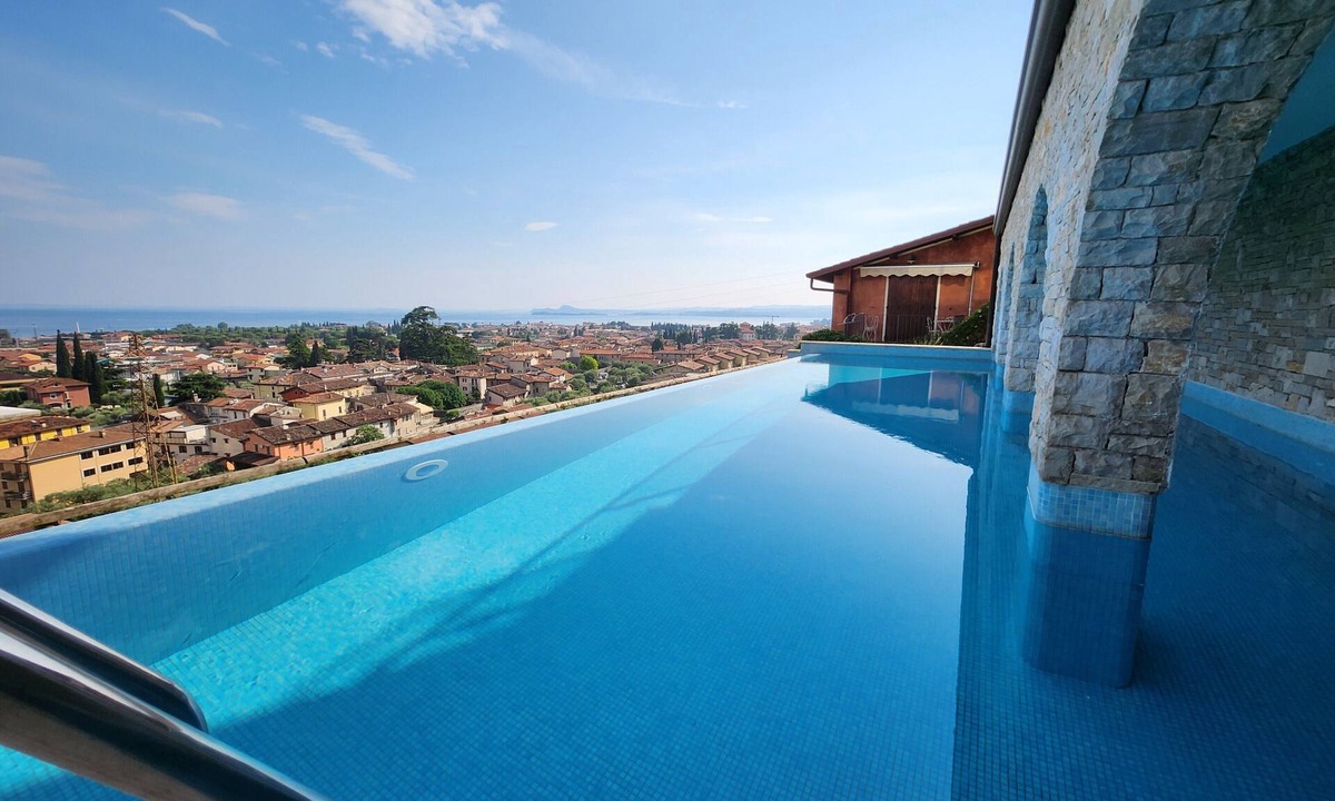 Toscolano Maderno Apartment | Apartment 'Alba Lake View Pool' with Lake View, Shared Pool and Air Conditioning