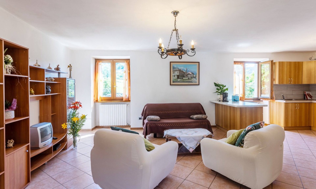 Tremosine Apartment | Apartment 'Casa Rita App 2' with Shared Terrace, Shared Garden and Wi-Fi