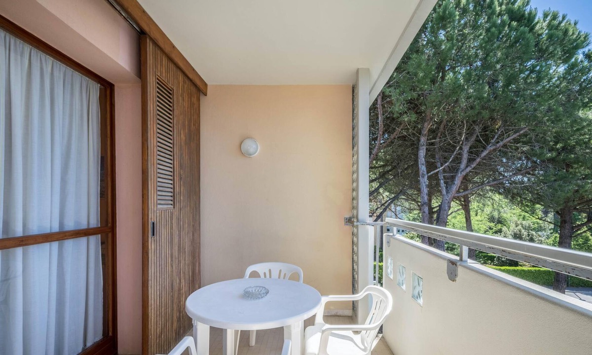 Bibione Pineda Apartment | Apartment Condominio Marinella 11 with Terrace and A/C