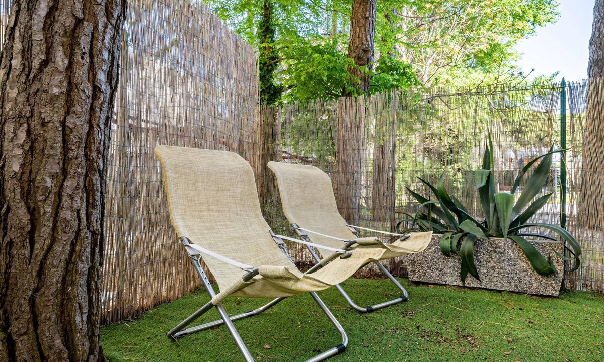 Bibione Apartment | Apartment "Condominio Villa Silente Giardino" Near the Beach with Wi-Fi & Garden