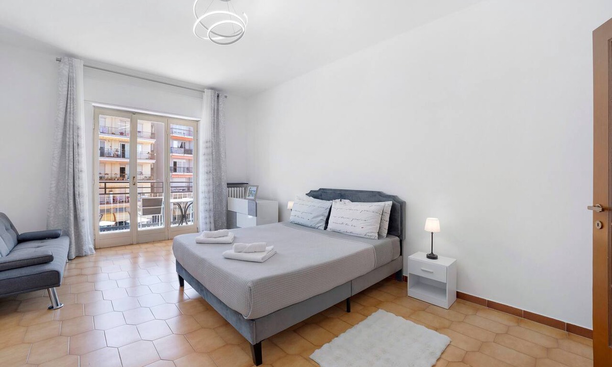 Intra Apartment | Apartment 'Isabella' with Balcony, Wi-Fi and Air Conditioning