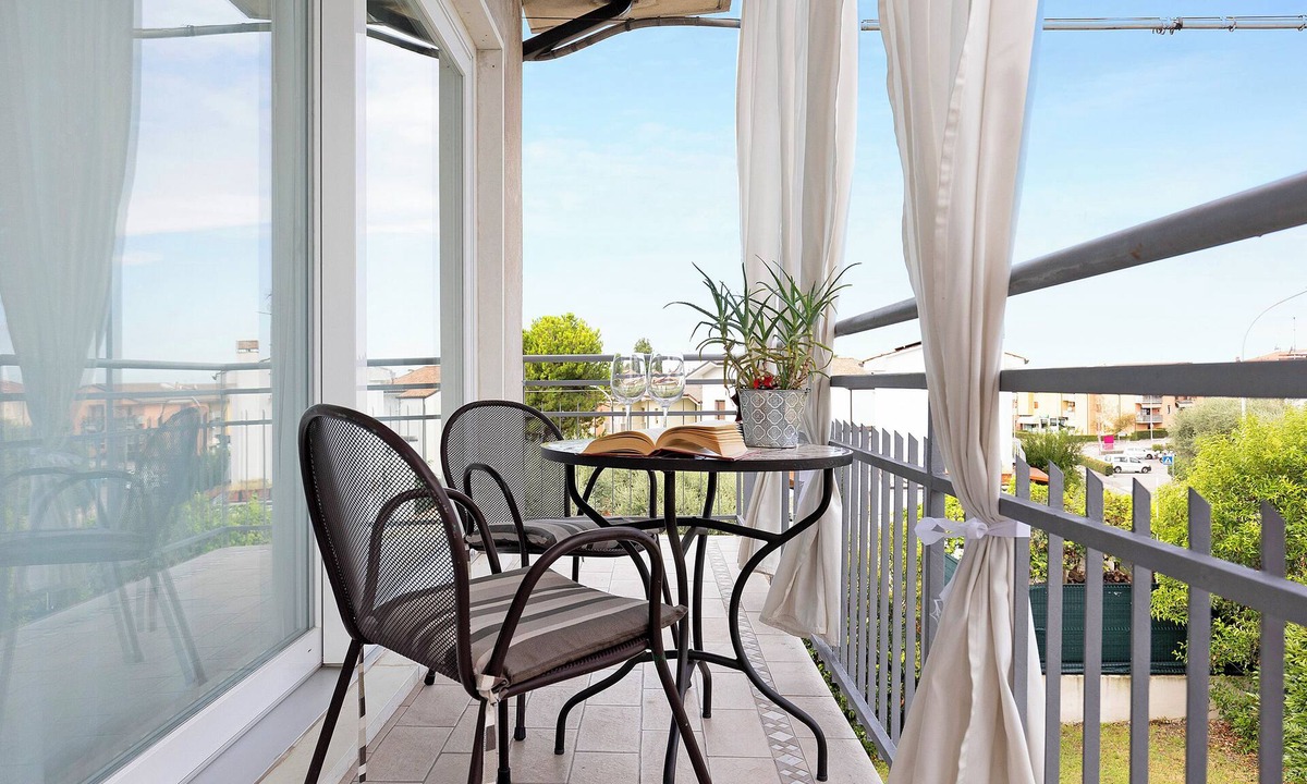 Sandra Apartment | Apartment 'La Casa Dei Butei' with Private Garden, Wi-Fi and Air Conditioning