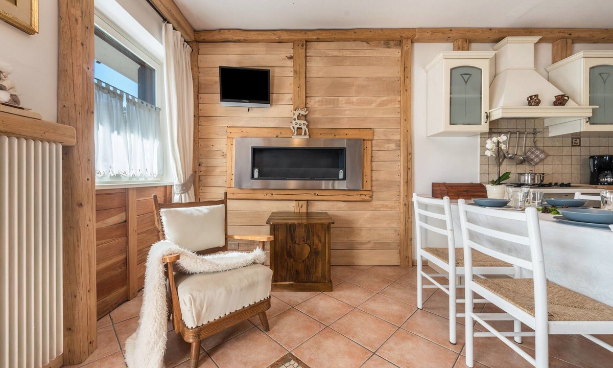 Madonna di Campiglio Apartment | Apartment "Casa Ferrazza Natalie" with Mountain View, Wi-Fi & Balcony
