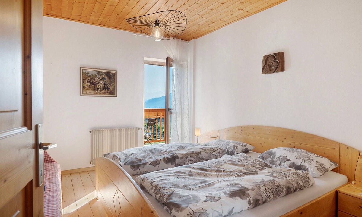 Perdonig/Predonico Apartment | Apartment 'Katharina' with Mountain View, Shared Garden and Wi-Fi