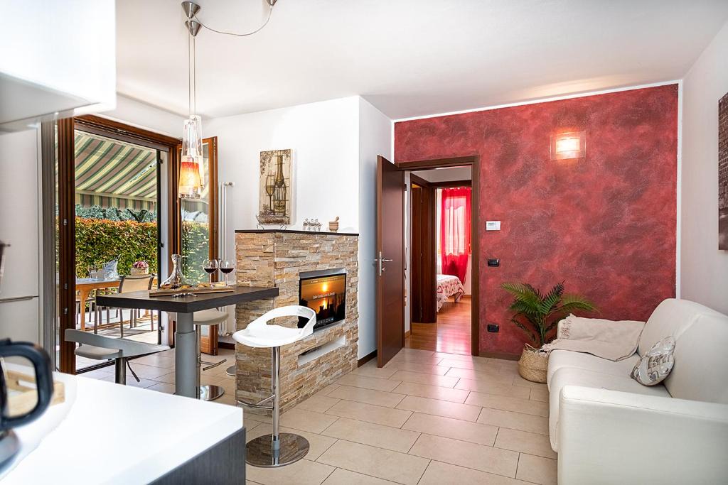 Montioni Apartment | APARTMENT LA PROMENADE - Regarda Travel