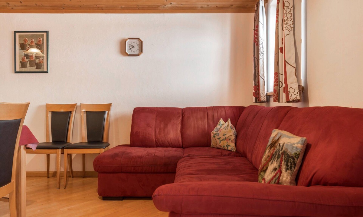 Castelrotto Apartment | Apartment 'Ladinser Hof Reiterstube' with Mountain View, Shared Garden and Wi-Fi
