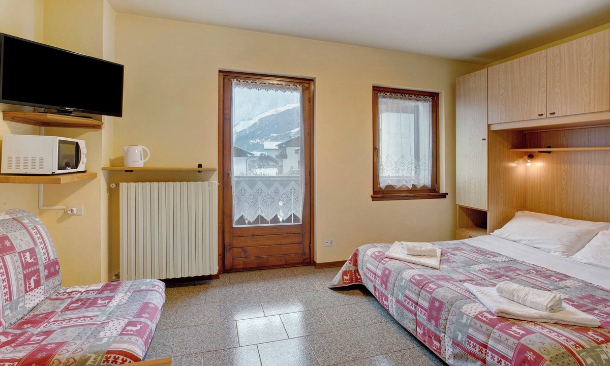 Cepina Apartment | Apartment "Monolocale Iris 1" with Mountain View, Balcony & Wi-Fi