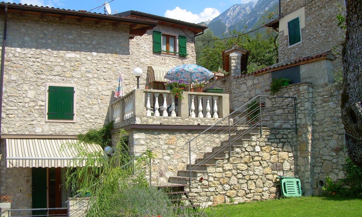 Castelletto Apartment | Apartment n. 3 on the second floor of the Margherita house, with lake view