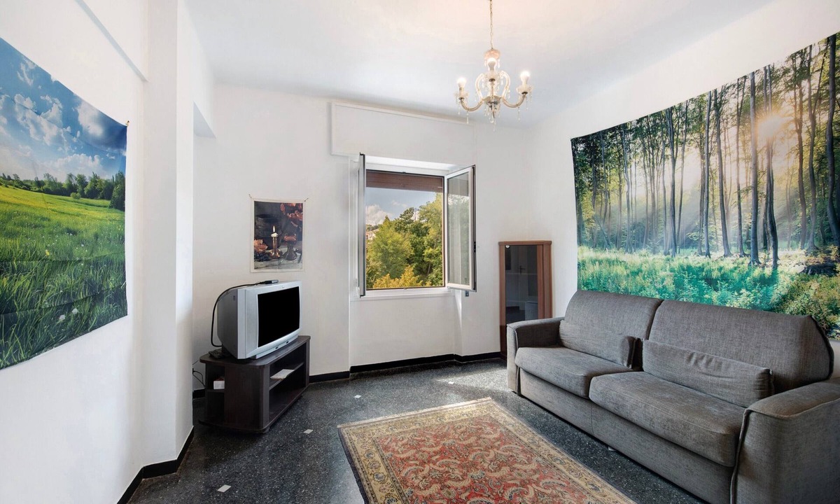 Serravalle Scrivia Apartment | Apartment 'Outlet2000' with Balcony and Wi-Fi