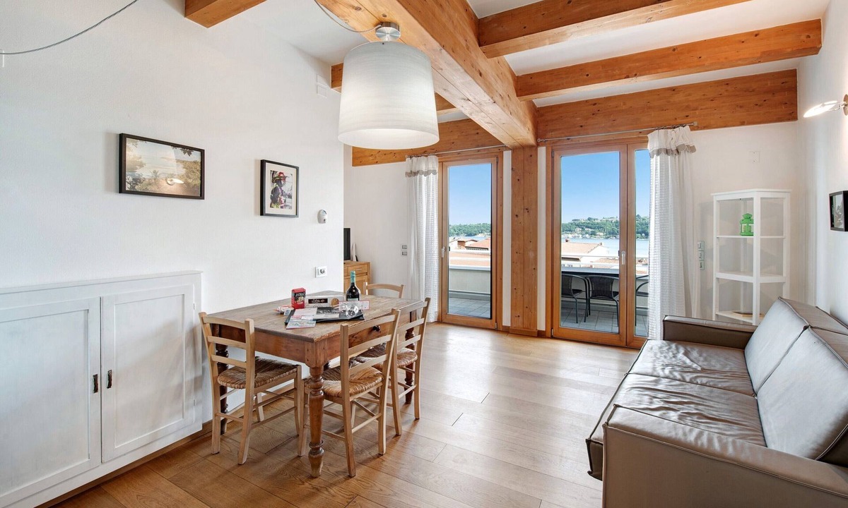 Salo Apartment | Apartment 'Rocchetta Flat' with Lake View, Wi-Fi and Air Conditioning