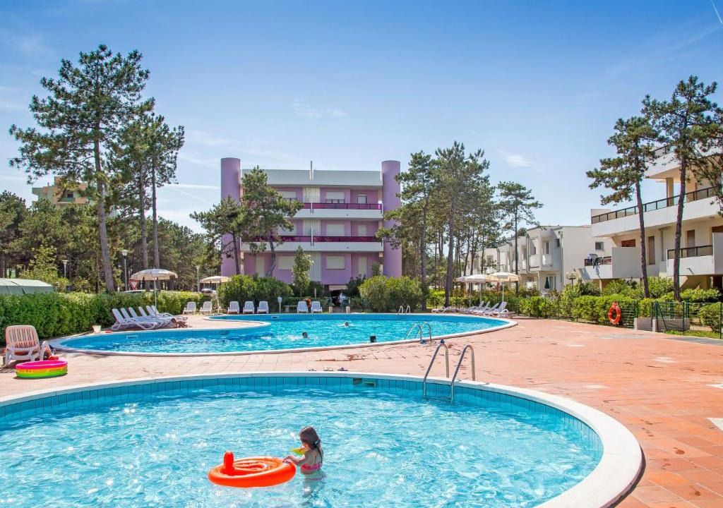 Bibione Lido del Sole Apartment | Apartment Villaggio Serenissima-2 by Interhome