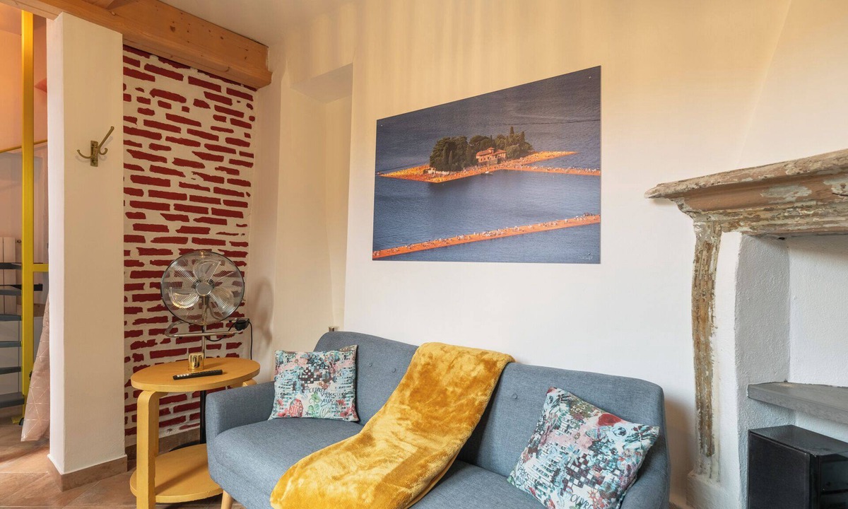 Iseo Apartment | Aperol - One Bedroom Apartment, Sleeps 2