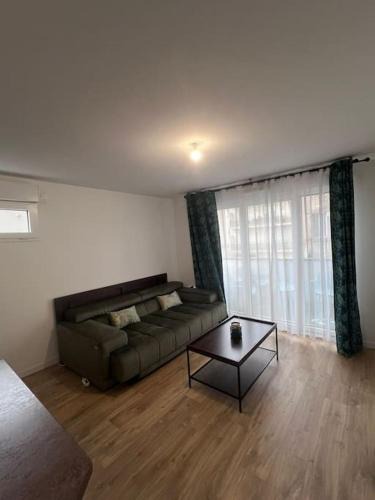 Pierrefitte-sur-Seine Apartment | Appartement 5 personnes