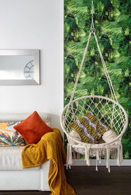 Le Plessis-Robinson Apartment | Apt 6P - Standing RER Tram Paris Orly Velizy