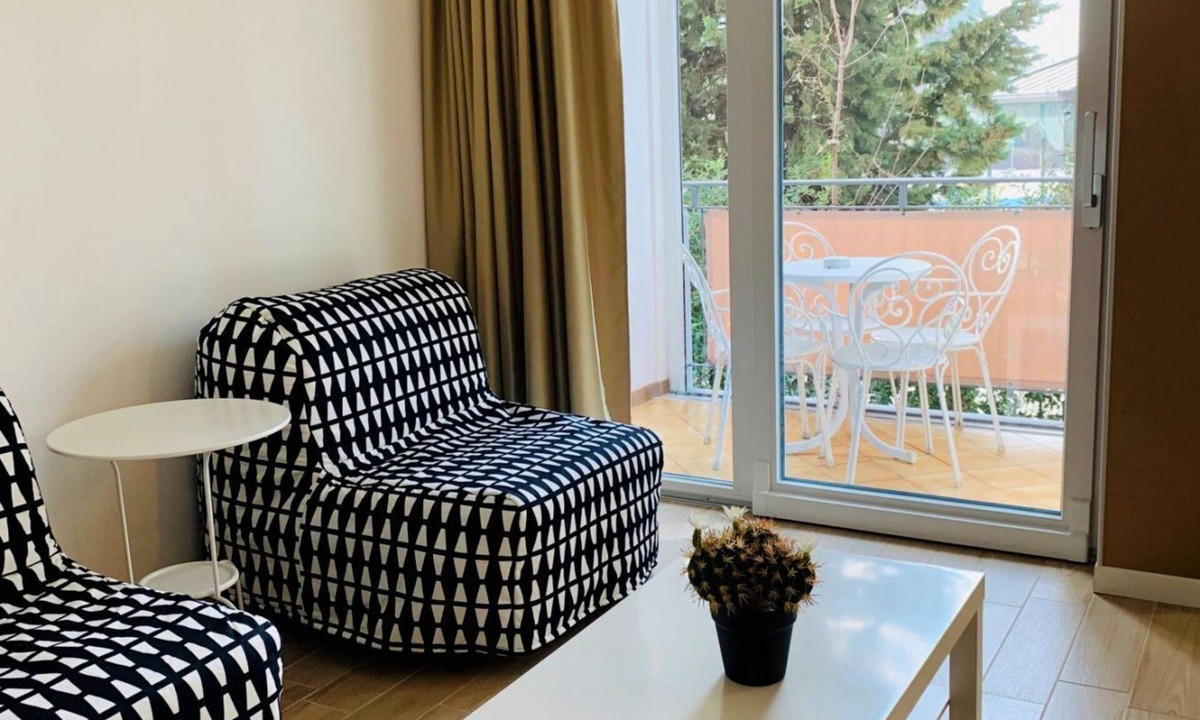 Bardolino Apartment | Apt with small veranda