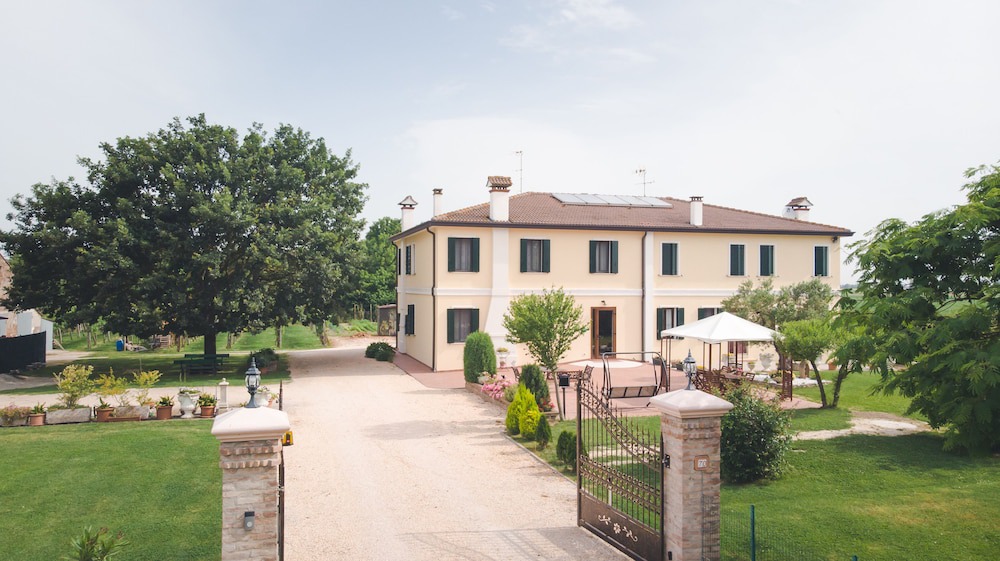 Bellombra Hotel | B&B Corte Burchio