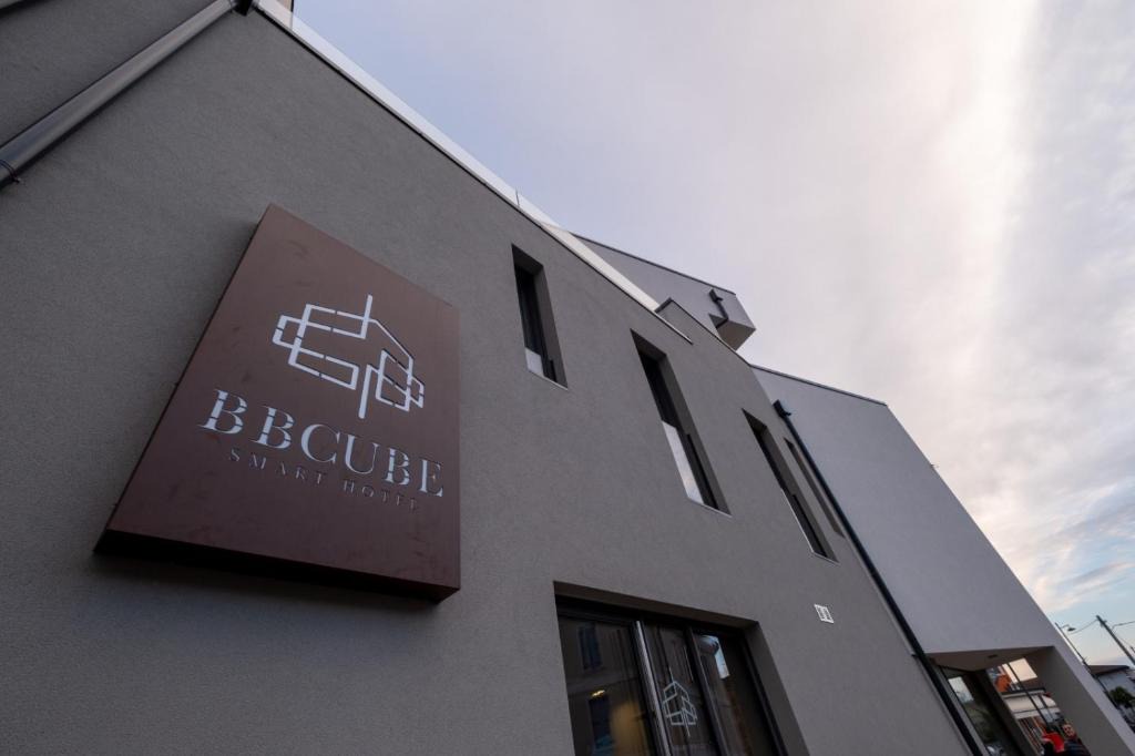 Porto Viro Hotel | BBCUBE