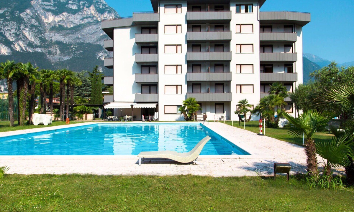 Riva del Garda Apartment | Beautiful apartment for 4 people with WIFI, pool, TV and balcony