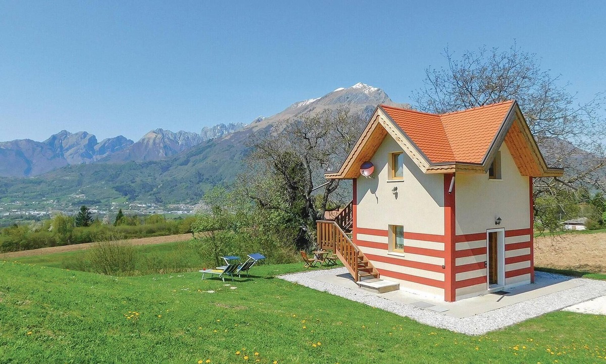 Belluno House | Beautiful home in Belluno BL with WiFi