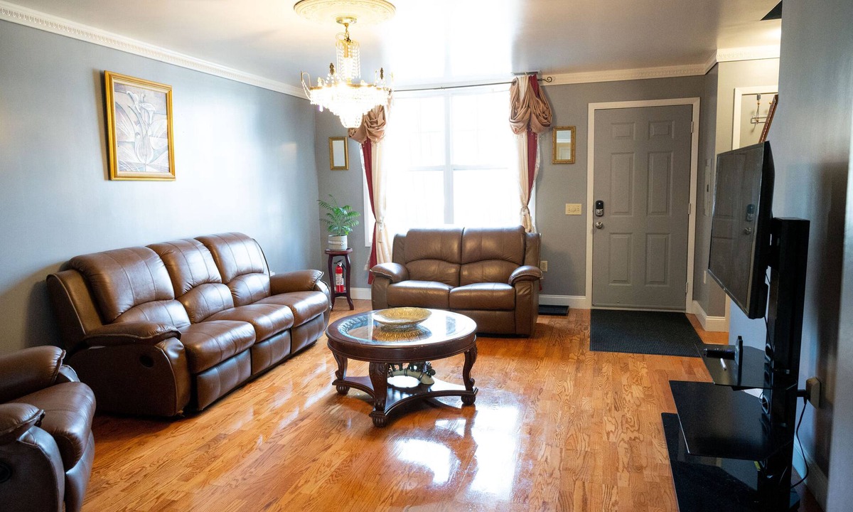 East New York House | Beautiful Newly Renovated One Family House