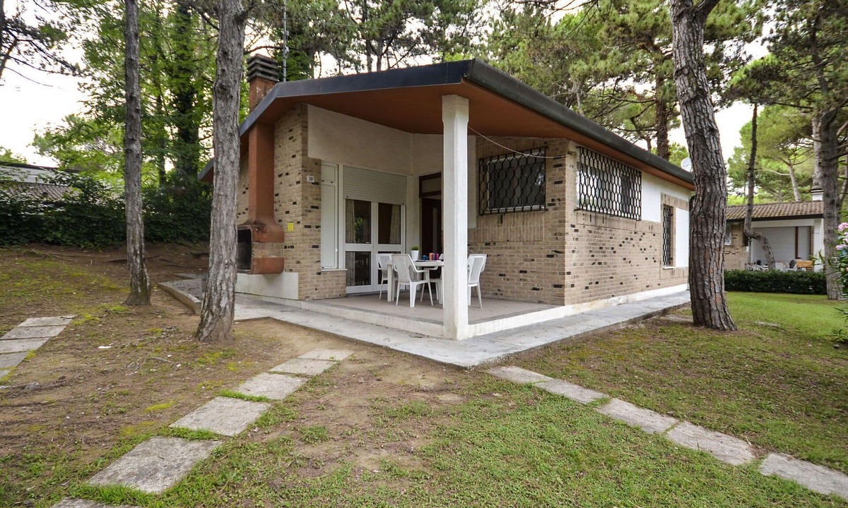 Lignano Riviera House | Beautiful private villa for 8 people with A/C, TV, terrace and pets allowed