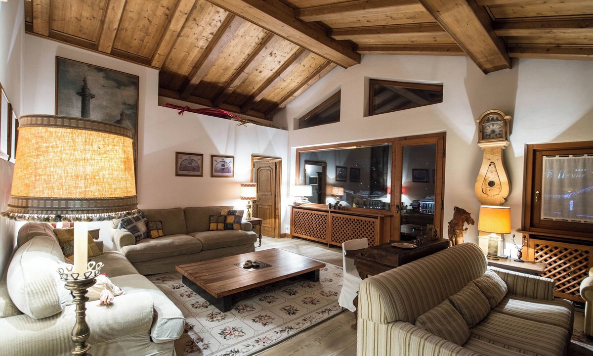Cortina d'Ampezzo Historic Centre Apartment | Beautiful penthouse in Cortina city center