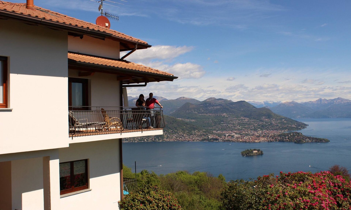 Levo Apartment | BELVEDERE APARTMENT 2 PRIVATE TERRACE ON THE LAKE