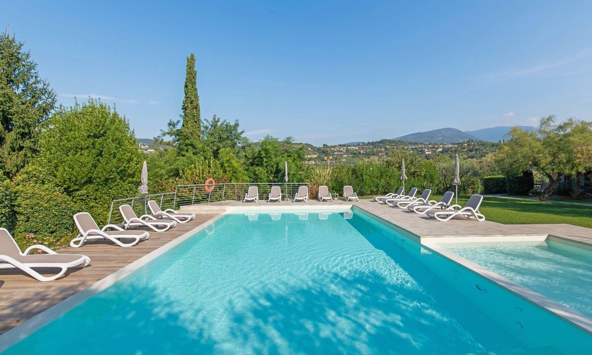 Garda House | Belvilla by OYO Comfortable apartment with pool
