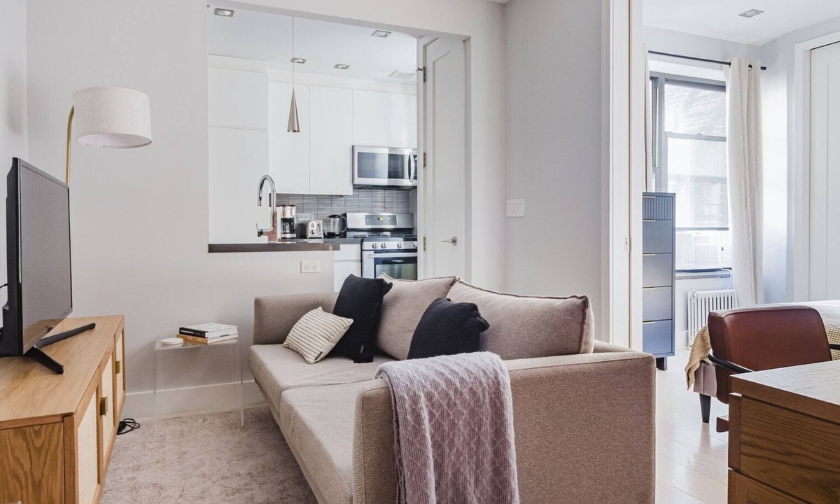 East Village Apartment | Blueground | Lower East Side, AC, nr Katz's