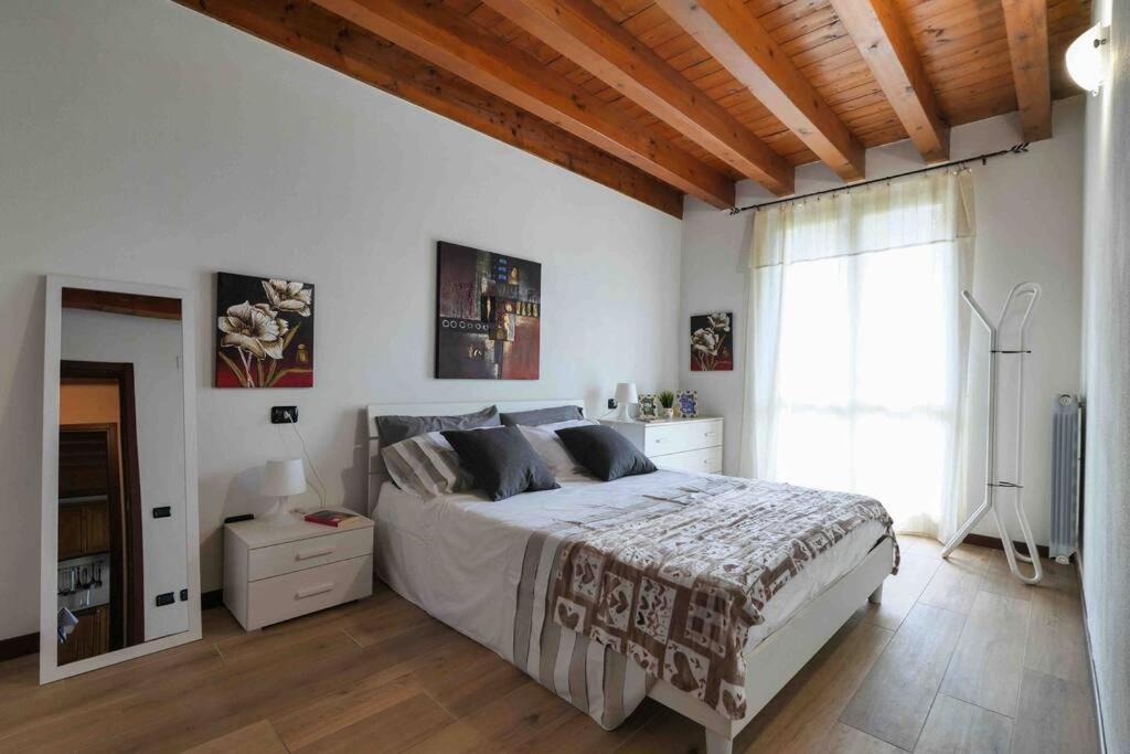 Borgo di Terzo Apartment | Borgo di Terzo Bifocale in Centro storico Check in 24h Fast Wi-Fi Bus 500m