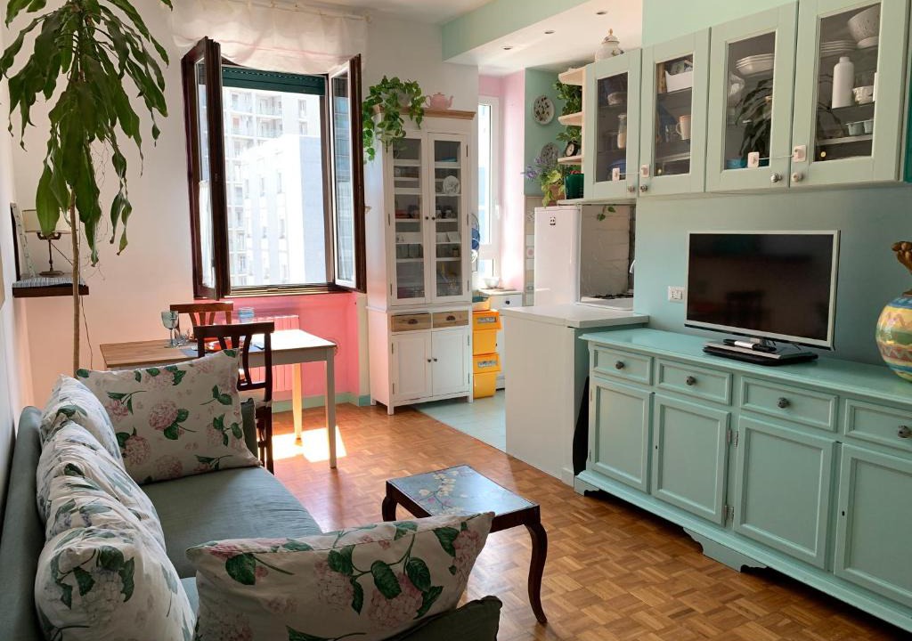 Centro Direzionale Apartment | Bright Pop Flat Isola Central Station Hub