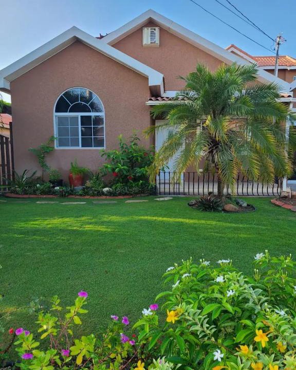 Caribbean Estates House | Caribbean Estates, 10 mins from the Beach, Beautiful Gated Community